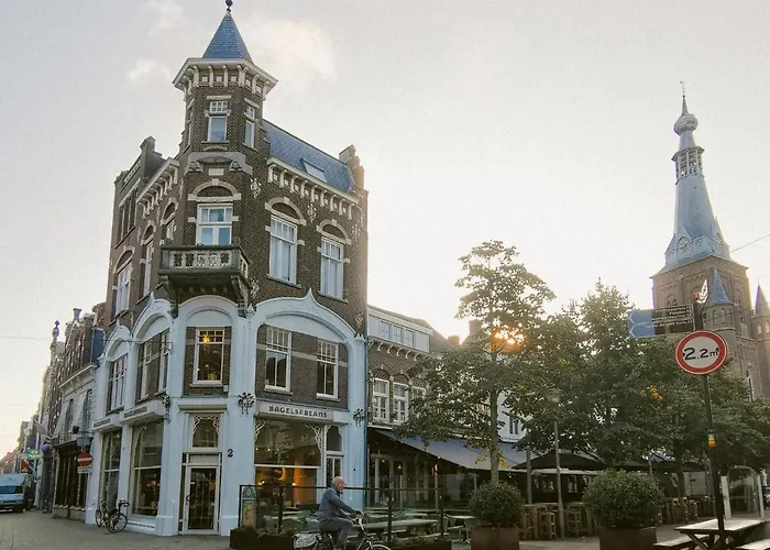 City View Home With Balcony & Fast Wi-Fi Tilburg